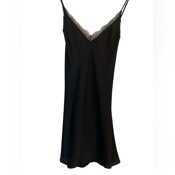 Victoria's Secret Elegant Black Nighty with Lace Size Large - Picture 1 of 6